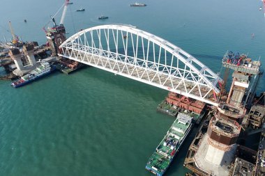 Инженерный мониторинг подтвердил 100% точности установки железнодорожной арки Крымского моста