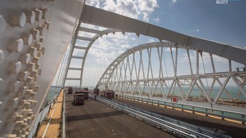 Завершена укладка асфальта на Крымском мосту