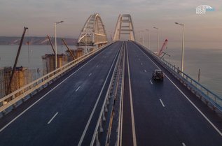 Репортажи про открытие автодорожной части Крымского моста 