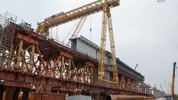 Началось сооружение морских пролетов Крымского моста под железную дорогу 