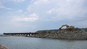 Судоходный пролет моста в Крым соберут на стройплощадке в Керчи